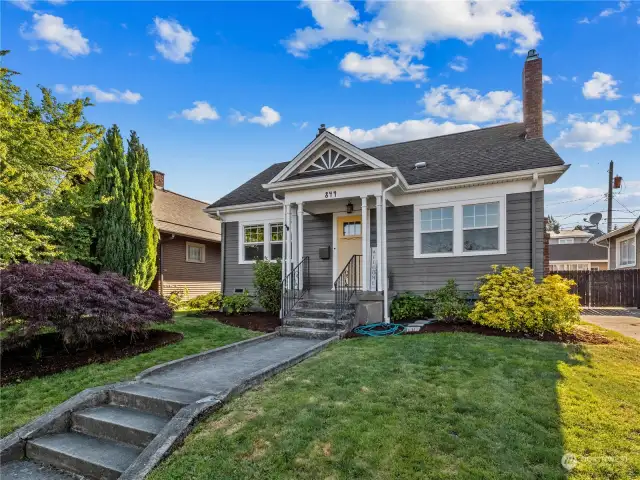 This home is located in a beautiful neighborhood with walking distance to most things you need.
