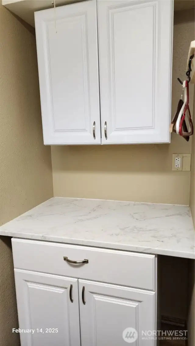 Did I say the utility has lots of cabinet space....well here's some more in the utility room opposite the washer/dryer.