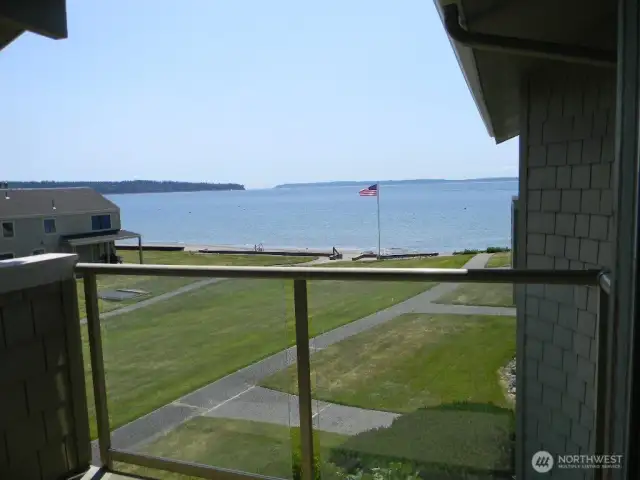 This unit is just steps from one of Whidbey's most beautiful beaches.