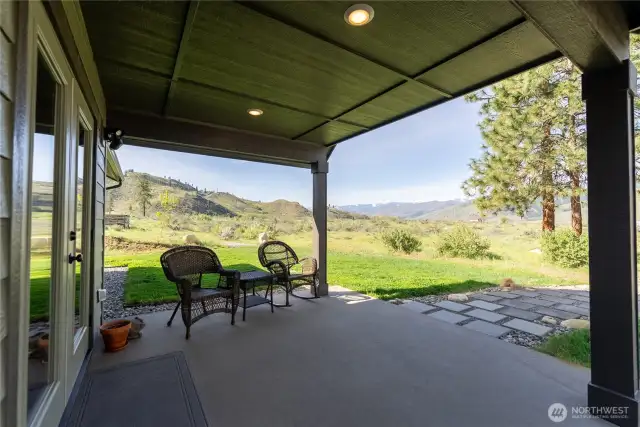Covered patio, perfect for outdoor entertaining.