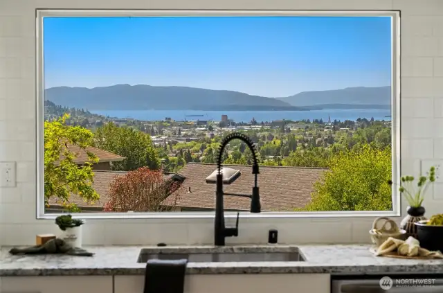 Yes, doing dishes can be a joy—this kitchen sink frames breathtaking territorial and bay views you’ll never tire of.