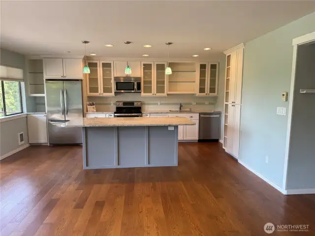 Wide open with plenty of room to entertain!