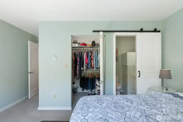 walk in closet in primary