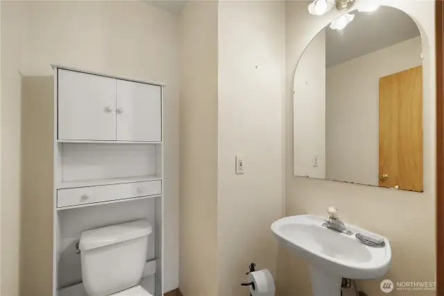 Mainfloor half bath.