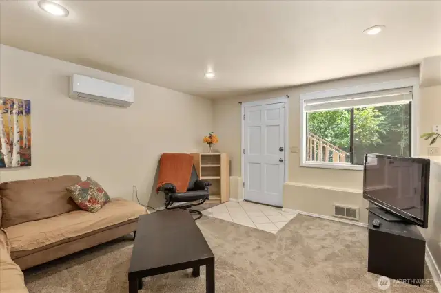 A private entrance for guests, roommates or tenants!