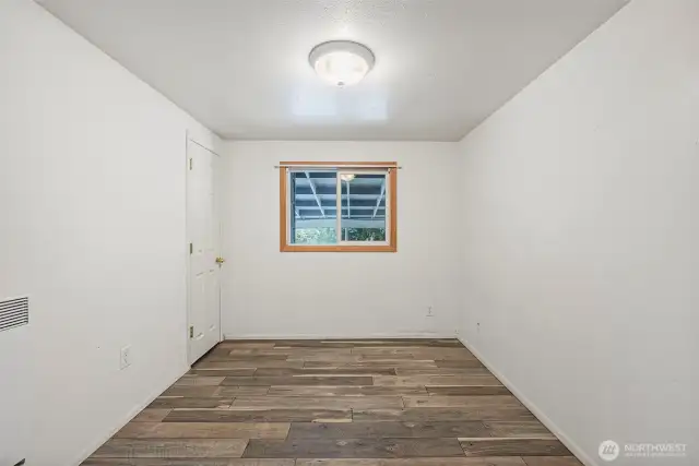 Upper level 2nd bedroom.