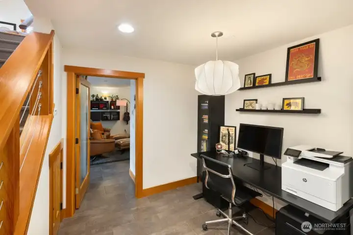 lower level nook can be used as office space or crafting, etc.