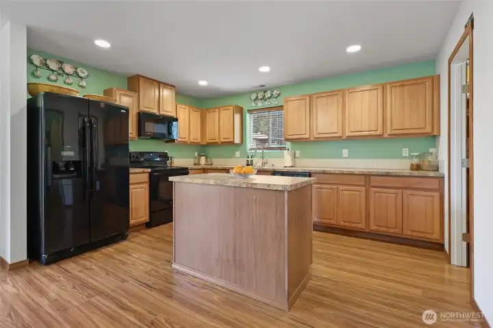 Appliances are just a few years old--bringing peace of mind and making meal prep a breeze.
