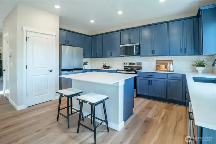 Image of model home of same plan - options/colors may vary.