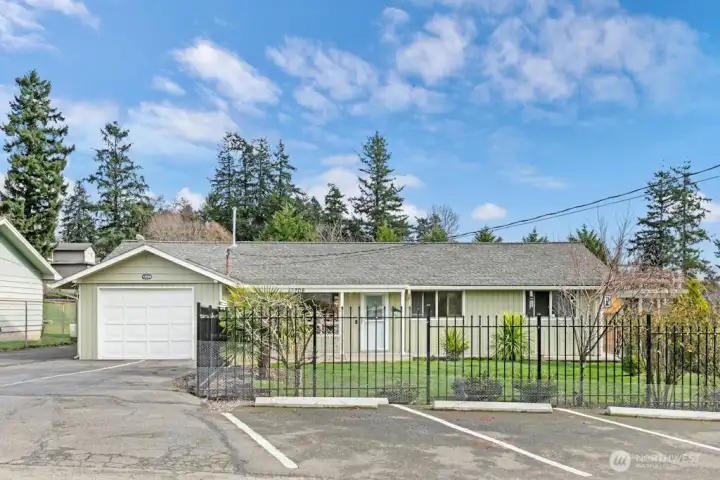 Front of home with parking