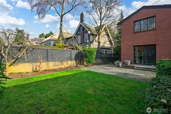 Private, fenced yard off Middle Unit #1436