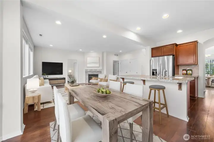 Casual Dining - Virtually Staged