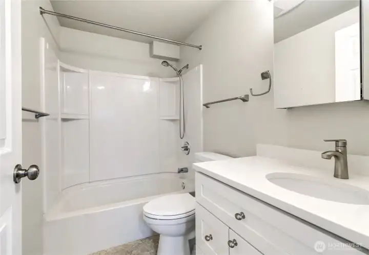 Apartment full bath