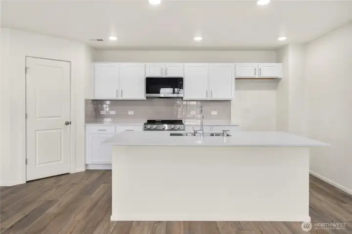 Disclaimer Secondary photos of same floor plan on different lot in different community: Photos are from another Lina, finishes, upgrades, and features may vary. Disclaimer Secondary photos of same floor plan on different lot in different community: Photos are from another Lina, finishes, upgrades, and features may vary.