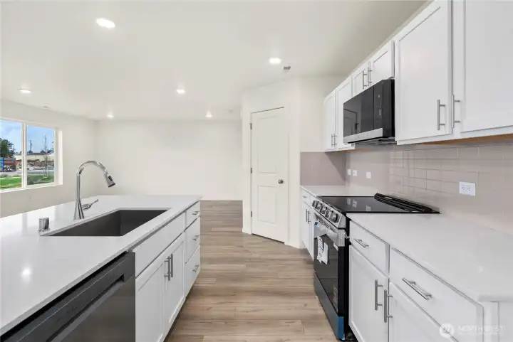 Disclaimer Secondary photos of same floor plan on different lot in different community: Photos are from another Lina, finishes, upgrades, and features may vary. Disclaimer Secondary photos of same floor plan on different lot in different community: Photos are from another Lina, finishes, upgrades, and features may vary.