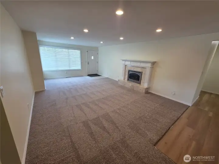 Back to the wonderful living room with gas fireplace.