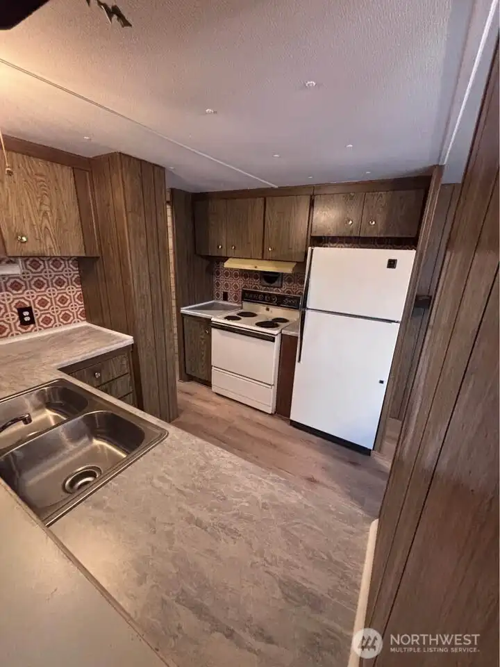 Kitchen has new counters