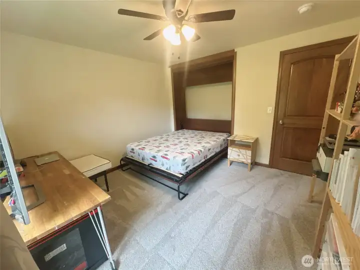 Murphy bed