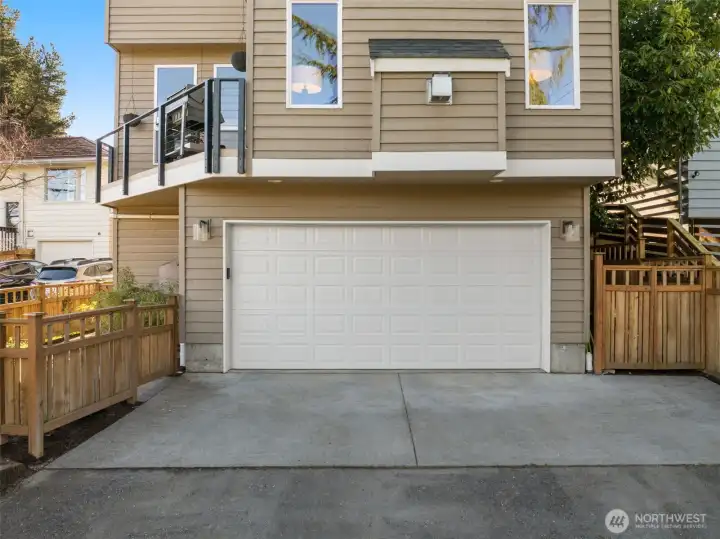 2 Car garage with driveway parking! 2 Car garage with driveway parking!