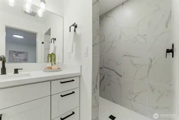 Primary en-suite