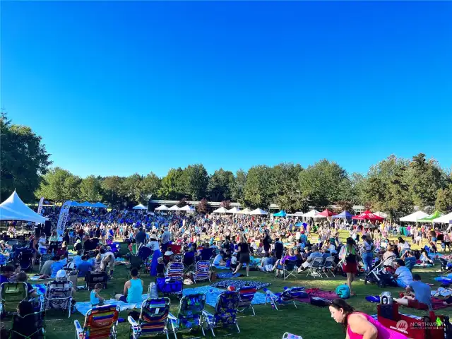 A short 2 miles away - wow! The city of Woodinville, Woodinville Wine Country with over 100 tasting rooms, dining, shopping, grocery, theater and more. Summer events include the weekly "Concert in the Park" on the Sammamish River. Just one of the many free community activities!