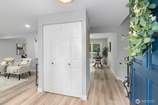 Foyer / Entry Way