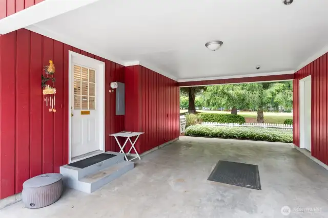 Attached carport.