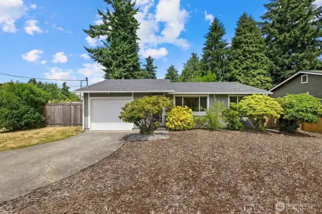 Updated adorable 2bd 1bath home.