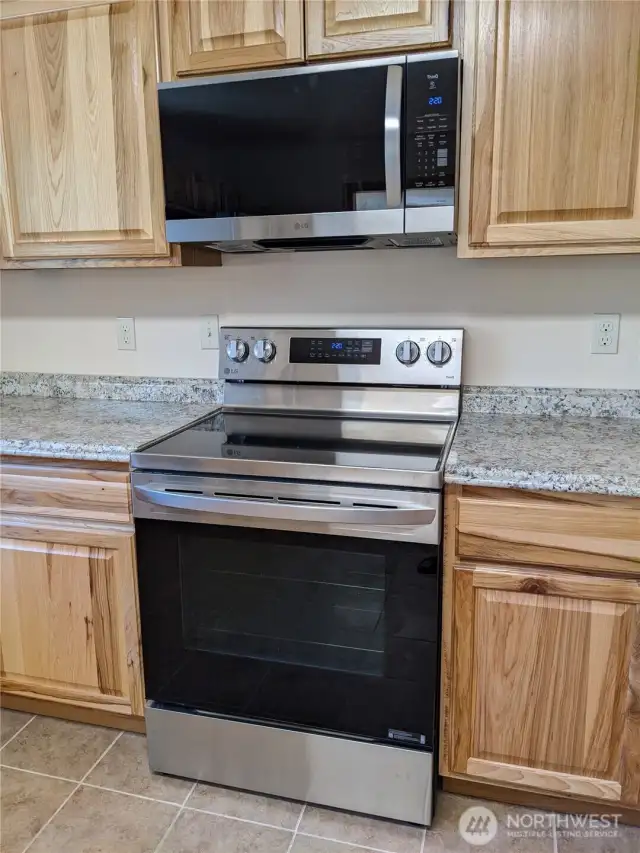 Stove/Range/Microwave