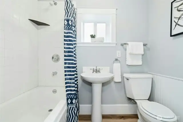 Lower level full bath