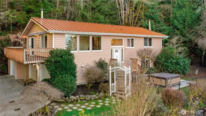 Metal roof and synthetic decking make for longevity and ease of maintenance. Metal roof and synthetic decking make for longevity and ease of maintenance.