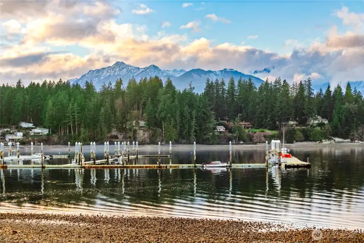 Seabeck Marina is just 3 min away and set in one of the most idyllic spots in Kitsap County. Boating heaven on the Hood Canal. Seabeck Marina is just 3 min away and set in one of the most idyllic spots in Kitsap County. Boating heaven on the Hood Canal.