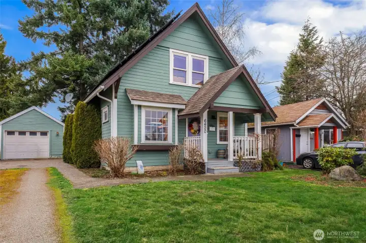 One car detached garage