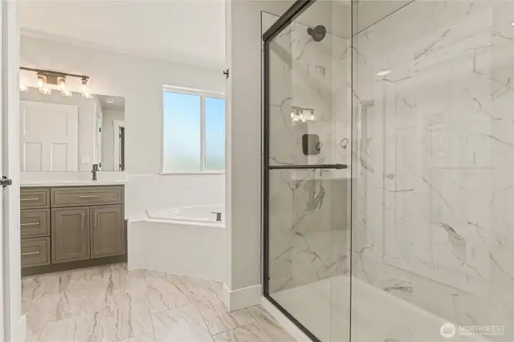 Primary en suite Primary en suite