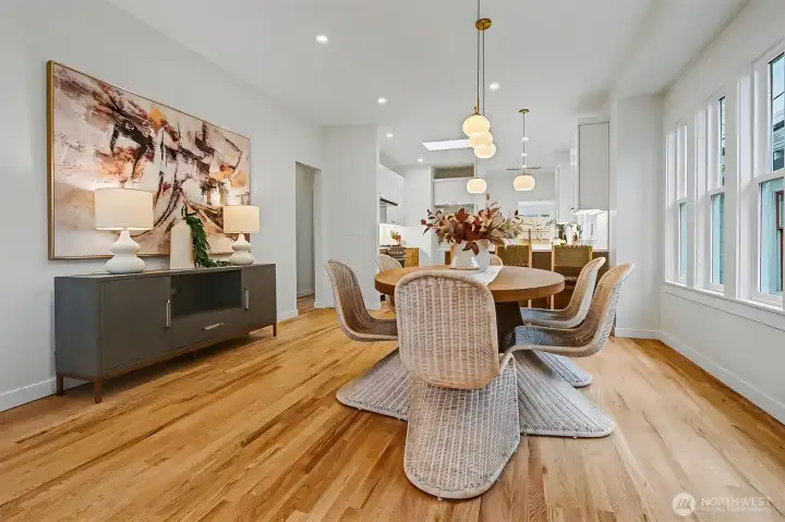 Large dining room to host gatherings