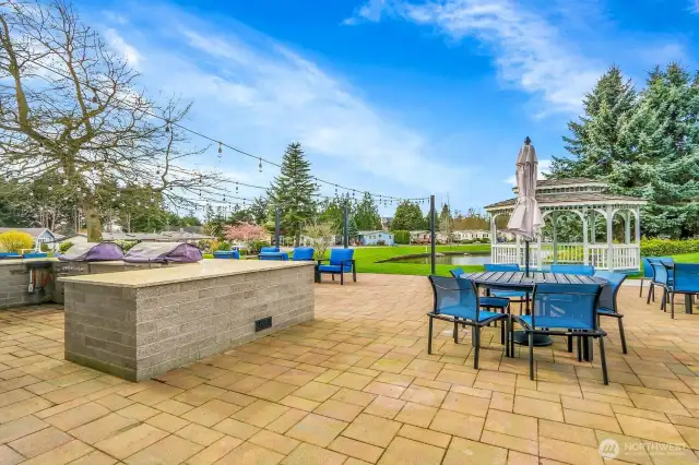 Outdoor Kitchen Viewing the Community Park & Pond!