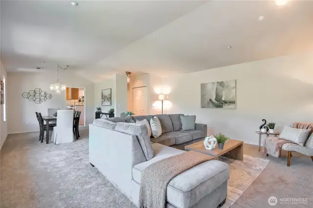 Living/Dining areas with high ceilings, brand new carpet and lots of wall space for all of your furniture.
