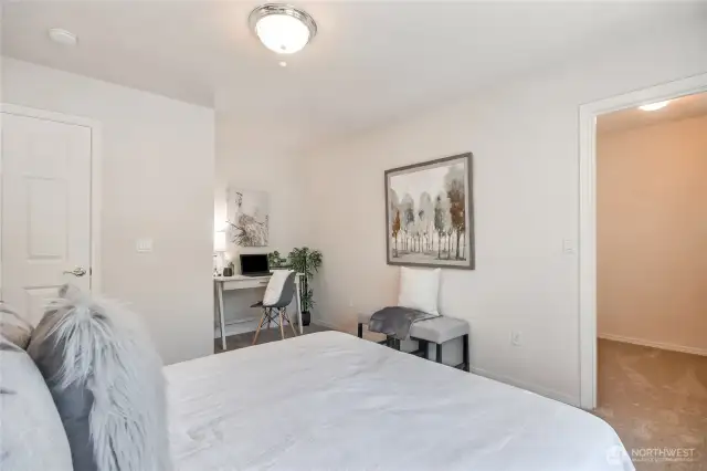 2nd badroom with walk-in closet and desk alcove perfect for a guest and office.