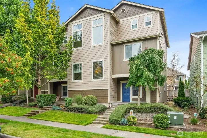 Better than New Westside Condo freshly updated with new LPV flooring,  new interior paint and more.  You'll love this location close to all the Westside has to offer plus close highway access.