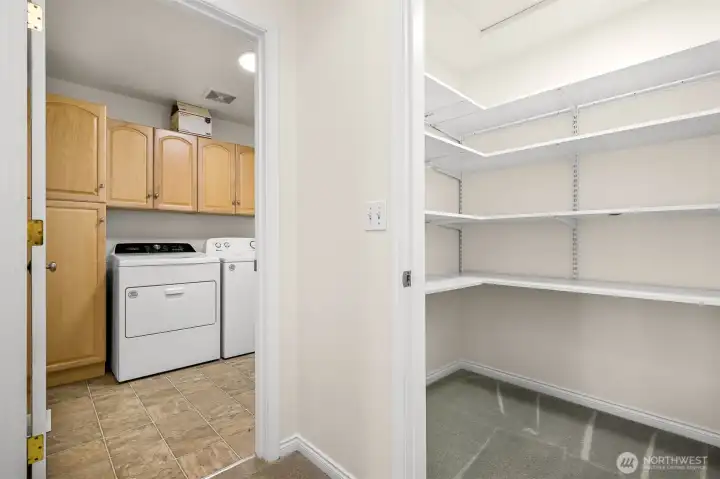 Walk-in pantry, laundry room