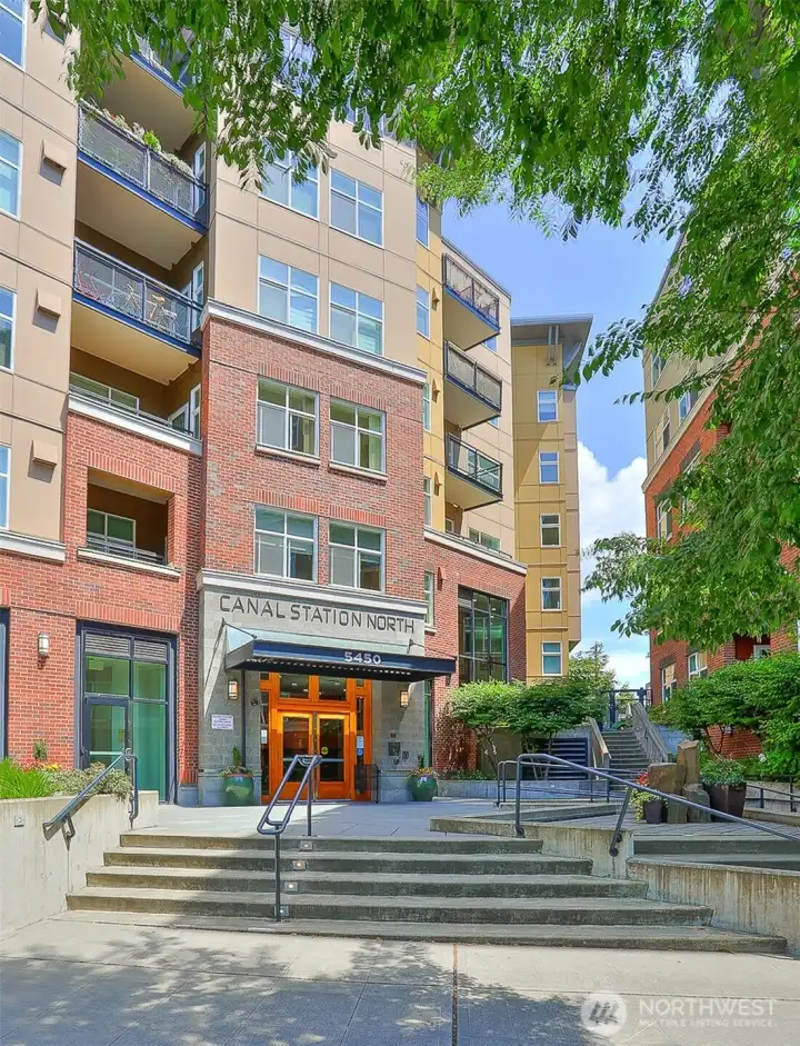 The Canal Station is located in the heart of downtown Ballard.  Popular shops, restaurants, bars and even a movie theater are just a short stroll from here!