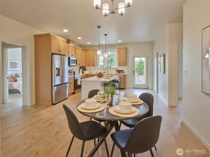 Dining Area & Kitchen