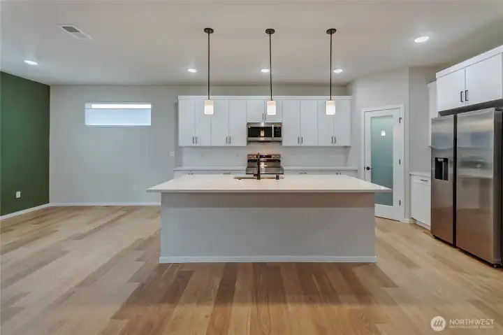 Photos of a previously built Rainier plan. SOme upgrades may appear that are no longer available.