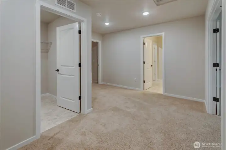 Photos of a previously built Rainier plan. SOme upgrades may appear that are no longer available.