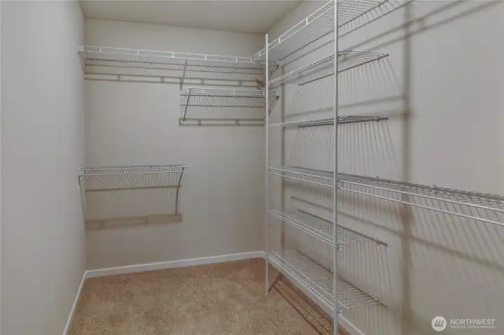 Photos of a previously built Rainier plan. SOme upgrades may appear that are no longer available.