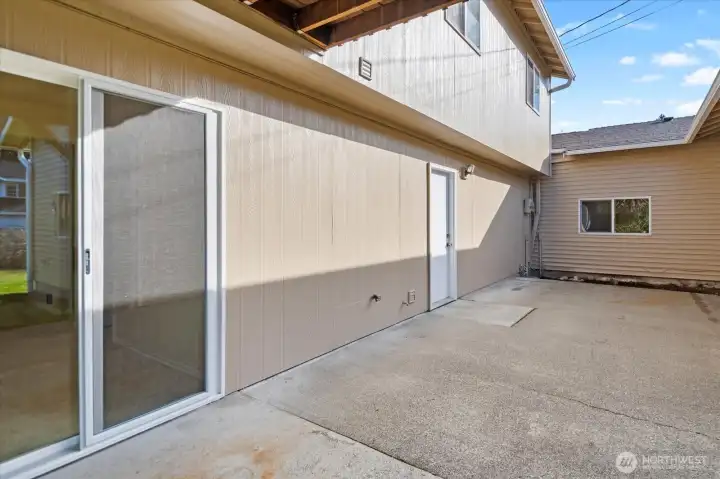 Lower level walk out patio