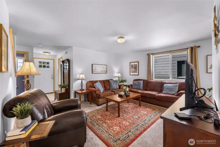 Spacious living room