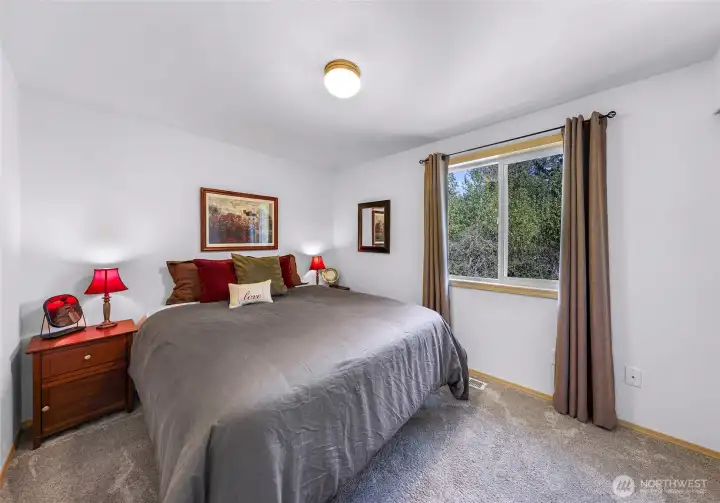 Second upstairs bedroom