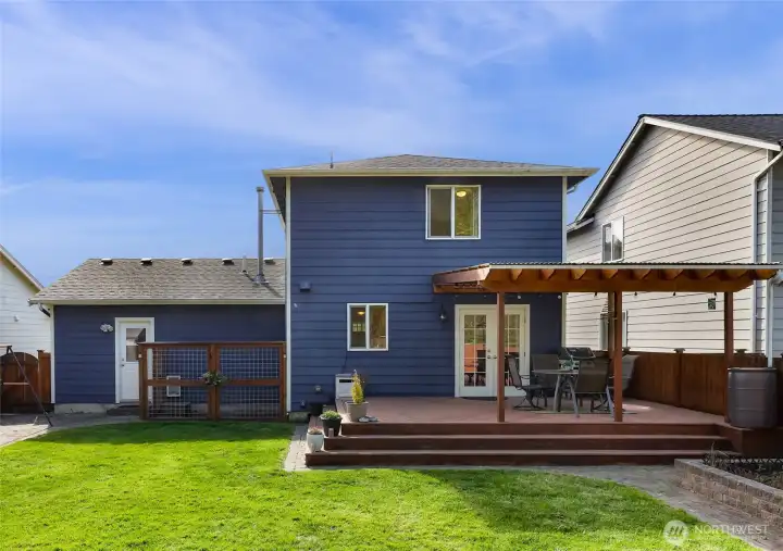 Dog run and easy access in and out of the garage through the garage door
