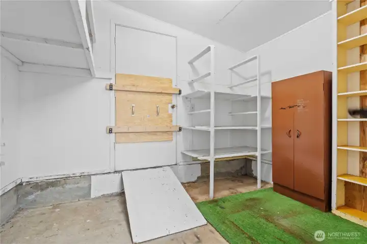 Storage room Storage room